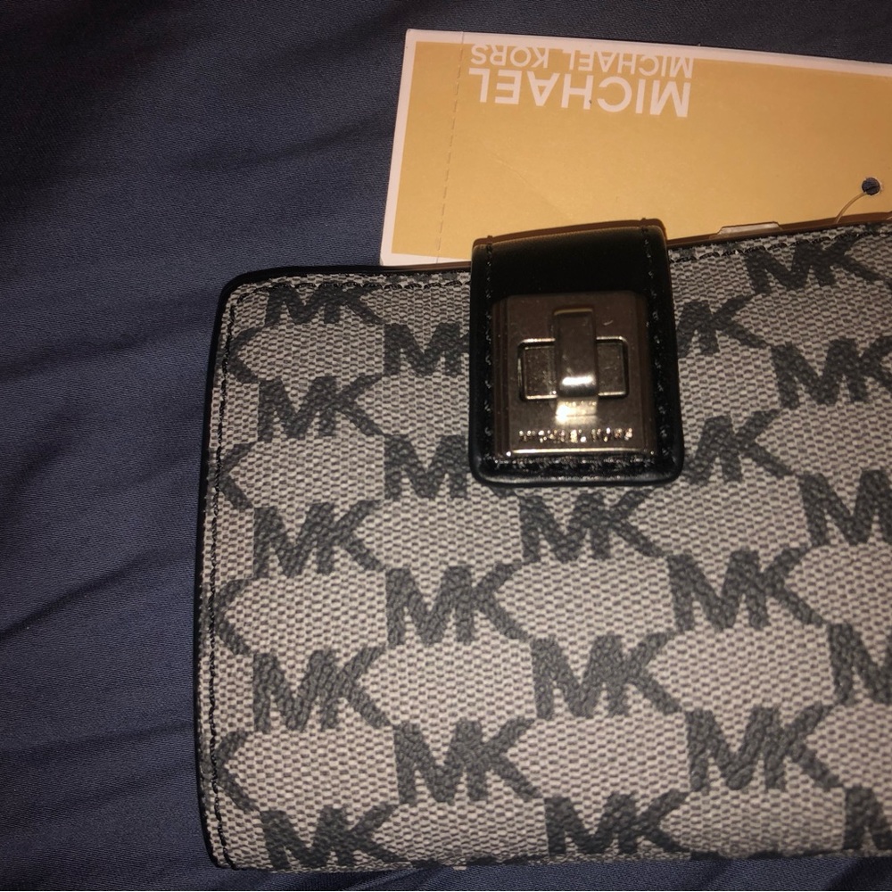 Michael Kor’s wallet